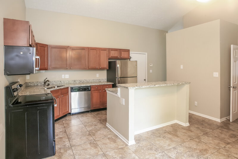1,695/Mo, 3903 Bonn Dr Indianapolis, IN 46228 Kitchen View