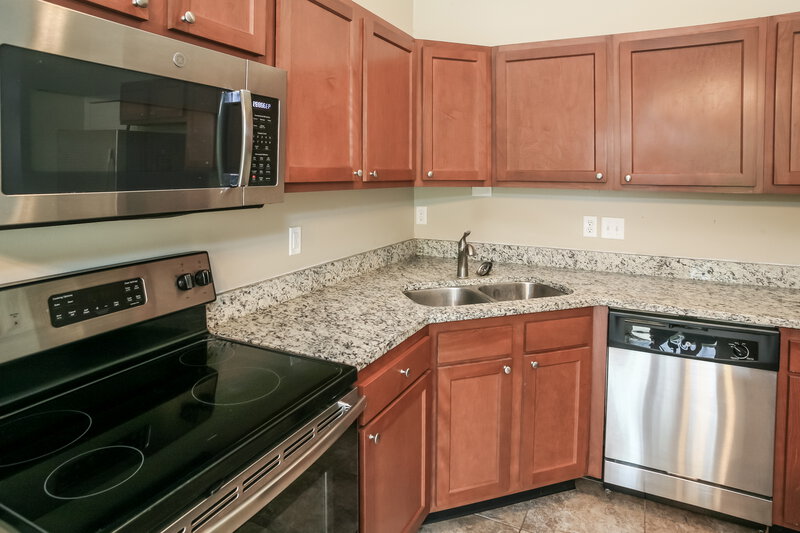 1,695/Mo, 3903 Bonn Dr Indianapolis, IN 46228 Kitchen View 2