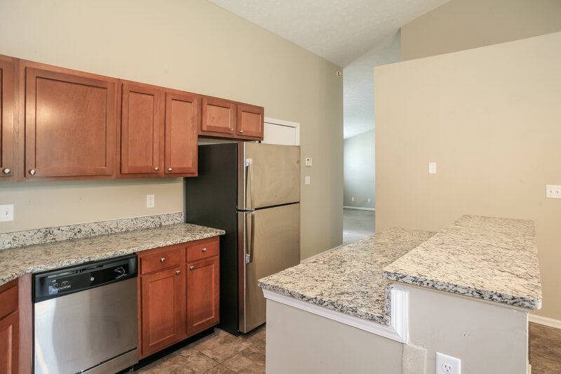 1,695/Mo, 3903 Bonn Dr Indianapolis, IN 46228 Kitchen View 3