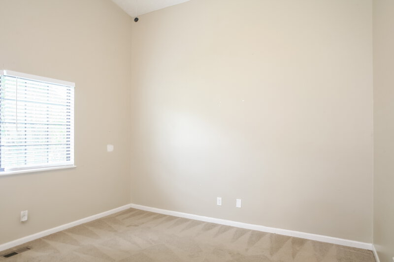1,695/Mo, 3903 Bonn Dr Indianapolis, IN 46228 Main Bedroom View 2