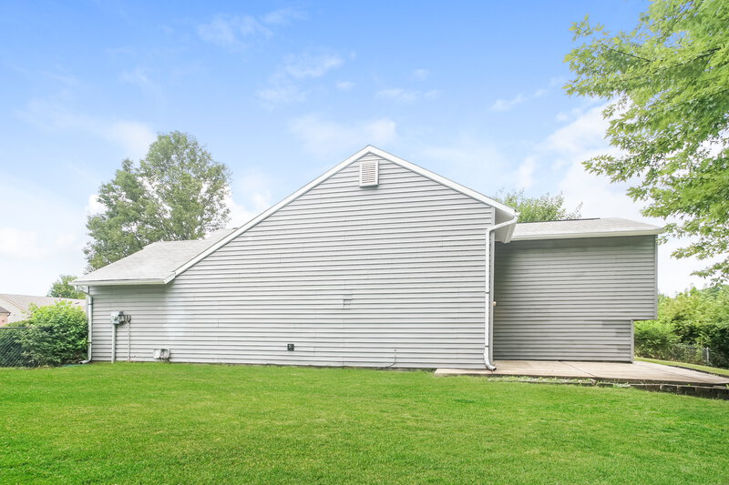 1,695/Mo, 3903 Bonn Dr Indianapolis, IN 46228 Rear View