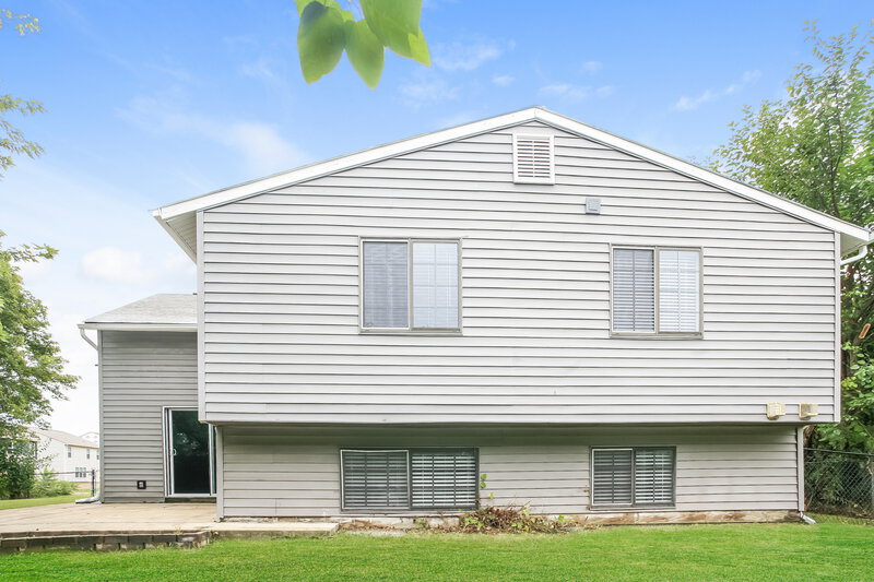 1,695/Mo, 3903 Bonn Dr Indianapolis, IN 46228 Rear View 2