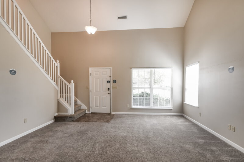 1,845/Mo, 7708 Firecrest Ln Indianapolis, IN 46113 Living Room View 3