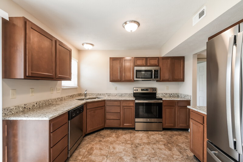 1,845/Mo, 7708 Firecrest Ln Indianapolis, IN 46113 Kitchen View