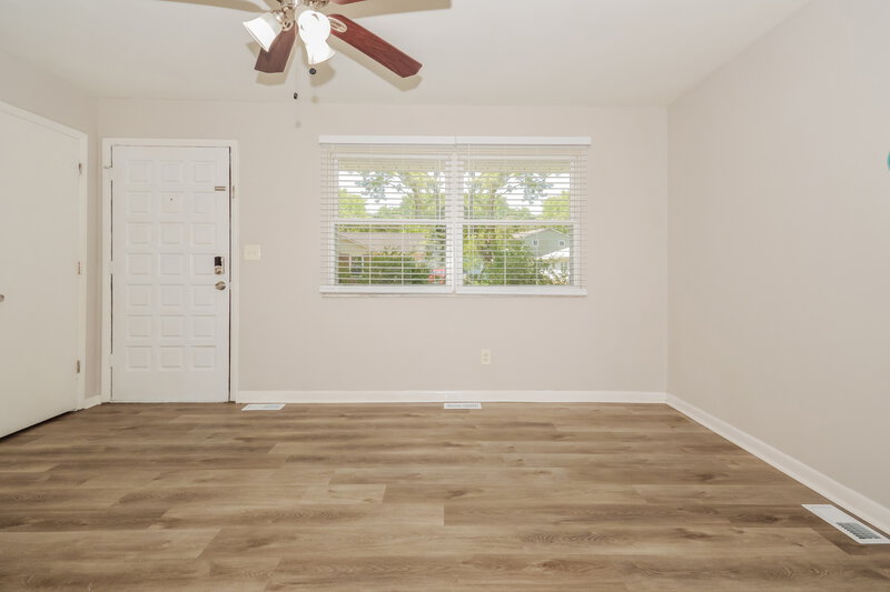 1,345/Mo, 4404 Mesa Ct Indianapolis, IN 46241 Living Room View 2