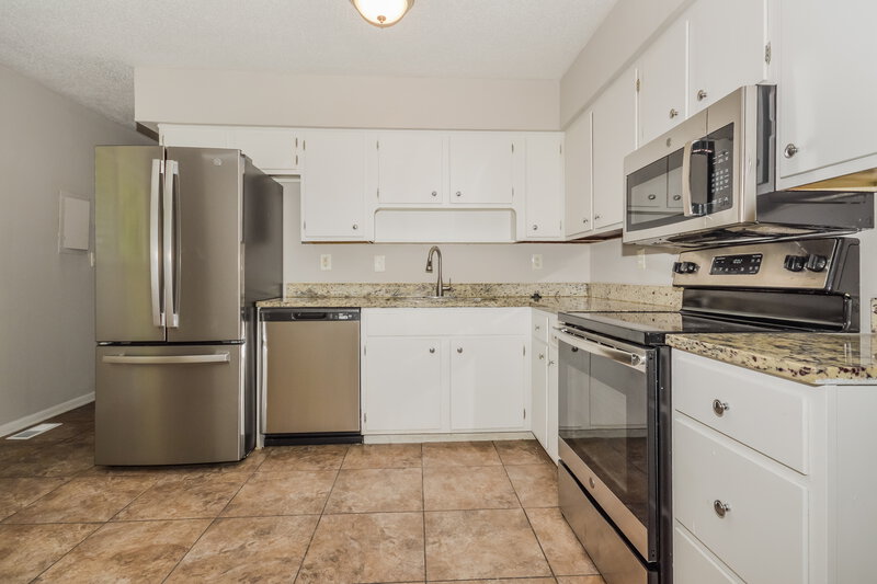 1,345/Mo, 4404 Mesa Ct Indianapolis, IN 46241 Kitchen View