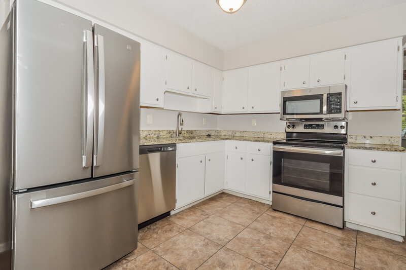 1,345/Mo, 4404 Mesa Ct Indianapolis, IN 46241 Kitchen Area View