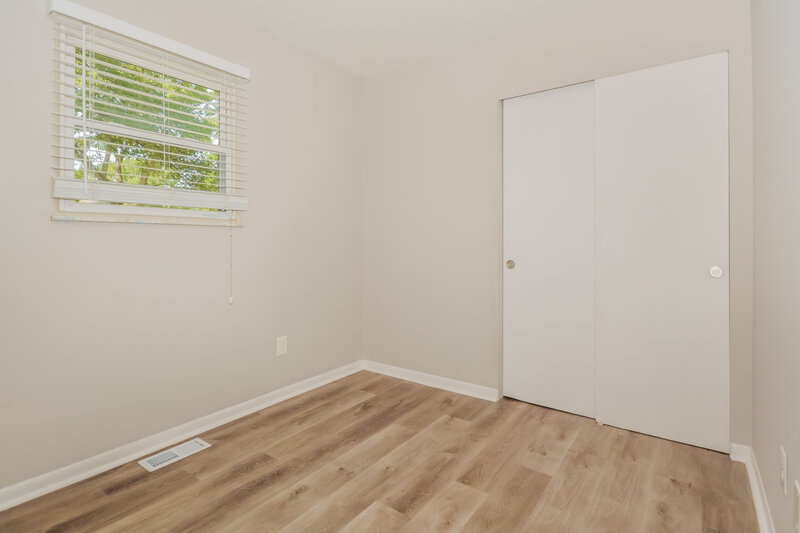 1,345/Mo, 4404 Mesa Ct Indianapolis, IN 46241 Main Bedroom View