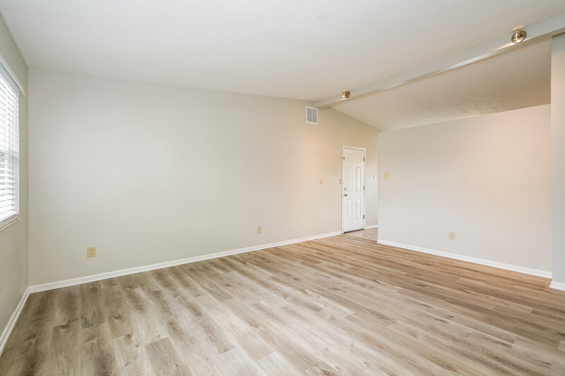 1,700/Mo, 3628 Valley Lake Dr Indianapolis, IN 46227 Living Room View 2
