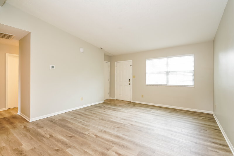 1,700/Mo, 3628 Valley Lake Dr Indianapolis, IN 46227 Living Room View 3