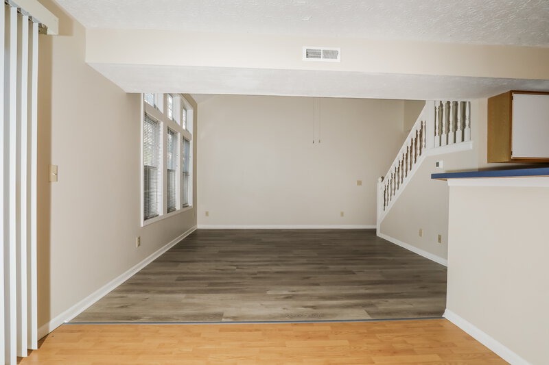 1,815/Mo, 1541 Brookfield Cir Franklin, IN 46131 Dining Room View 2