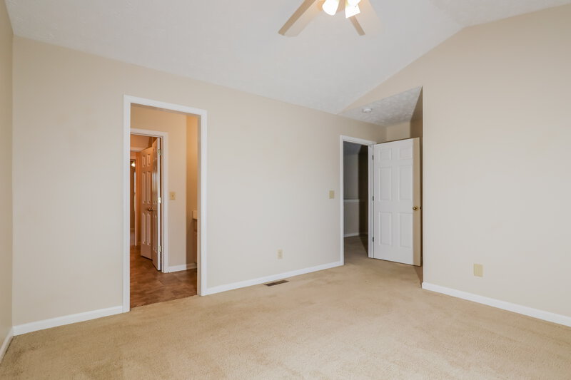 1,815/Mo, 1541 Brookfield Cir Franklin, IN 46131 Main Bedroom View