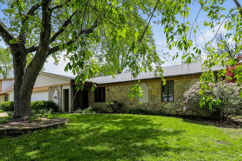 2,035/Mo, 476 Spring Dr GREENWOOD, IN 46143 Front View