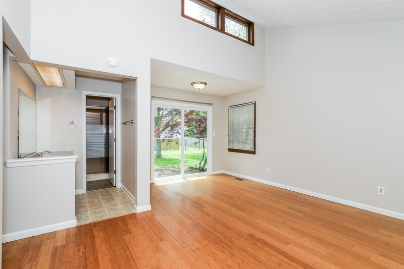 2,035/Mo, 476 Spring Dr GREENWOOD, IN 46143 Living Room View 2