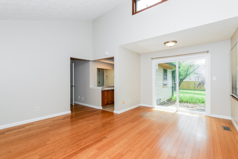 2,035/Mo, 476 Spring Dr GREENWOOD, IN 46143 Living Room View 3