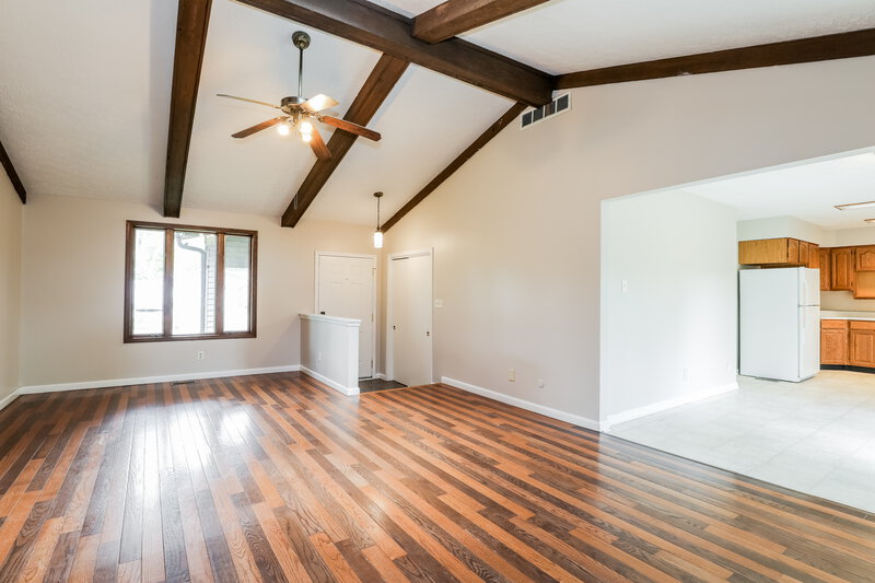 2,035/Mo, 476 Spring Dr GREENWOOD, IN 46143 Living Room View 4