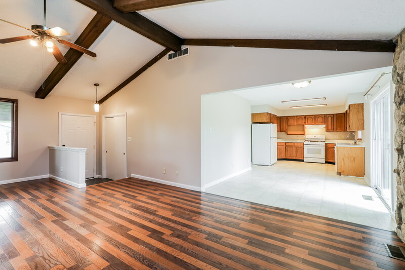 2,035/Mo, 476 Spring Dr GREENWOOD, IN 46143 Living Room View 5