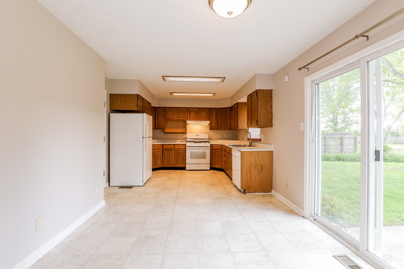2,035/Mo, 476 Spring Dr GREENWOOD, IN 46143 Kitchen View