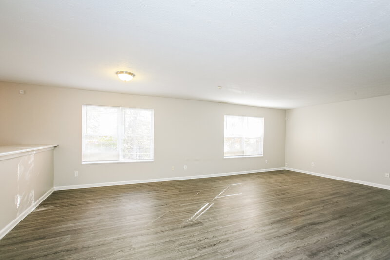 2,035/Mo, 5531 Fair Ridge Pl Indianapolis, IN 46221 Living Room View 2