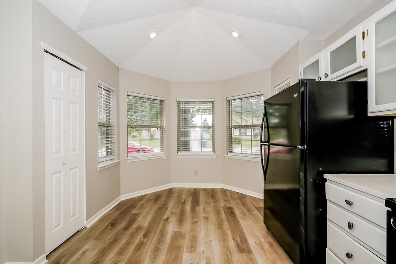 1,935/Mo, 1215 Paul Dr Indianapolis, IN 46229 Misc View 5