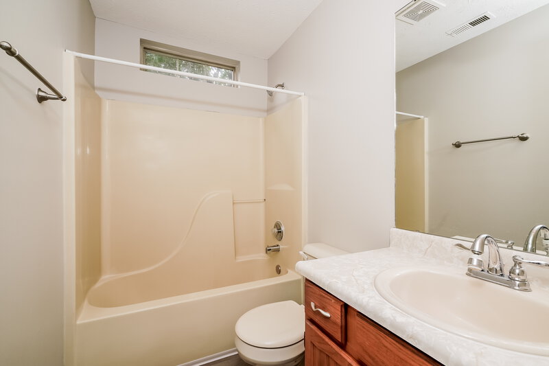 1,935/Mo, 1215 Paul Dr Indianapolis, IN 46229 Misc View 16