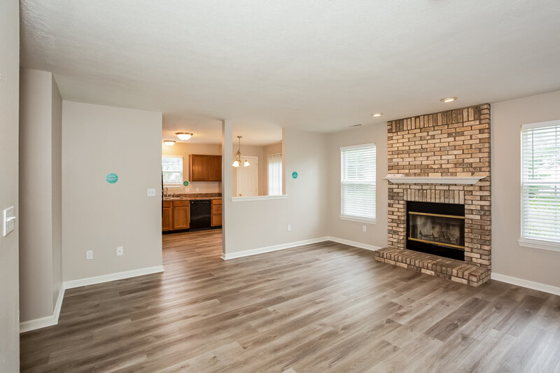 2,350/Mo, 208 Heartwood Hill GREENFIELD, IN 46140 Living Room View 2