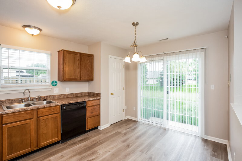 2,350/Mo, 208 Heartwood Hill GREENFIELD, IN 46140 Kitchen View 2