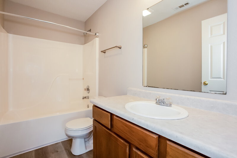 2,350/Mo, 208 Heartwood Hill GREENFIELD, IN 46140 Main Bathroom View