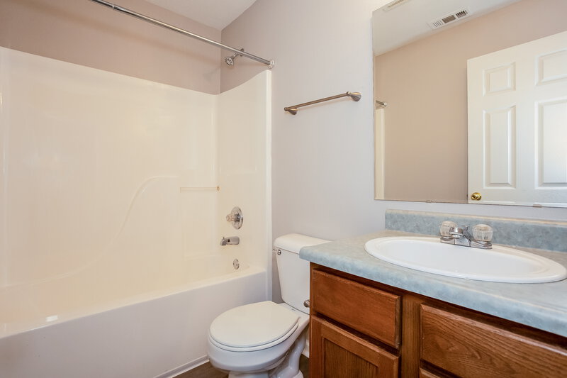2,350/Mo, 208 Heartwood Hill GREENFIELD, IN 46140 Bathroom View