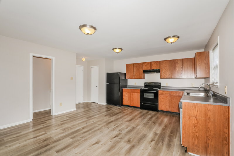 1,645/Mo, 11424 Cuyahoga Dr Indianapolis, IN 46235 Misc View 3