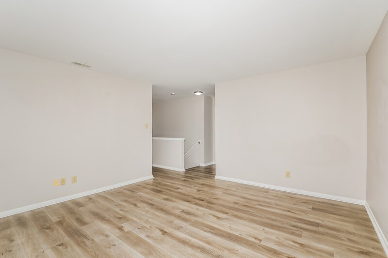 1,645/Mo, 11424 Cuyahoga Dr Indianapolis, IN 46235 Misc View 7