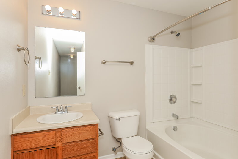 1,645/Mo, 11424 Cuyahoga Dr Indianapolis, IN 46235 Misc View 11