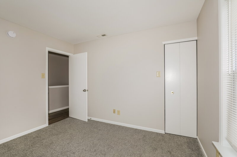 1,645/Mo, 11424 Cuyahoga Dr Indianapolis, IN 46235 Misc View 12