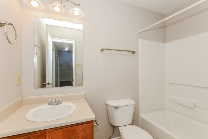 1,645/Mo, 11424 Cuyahoga Dr Indianapolis, IN 46235 Misc View 13