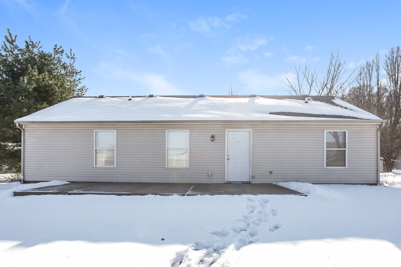 1,505/Mo, 5314 Claybrooke Dr Indianapolis, IN 46221 Rear View