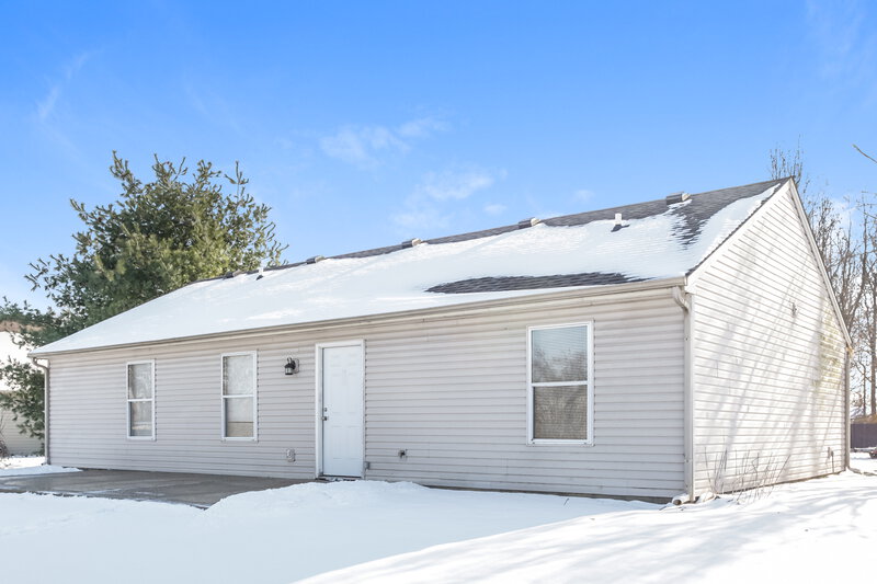 1,505/Mo, 5314 Claybrooke Dr Indianapolis, IN 46221 Rear View 2