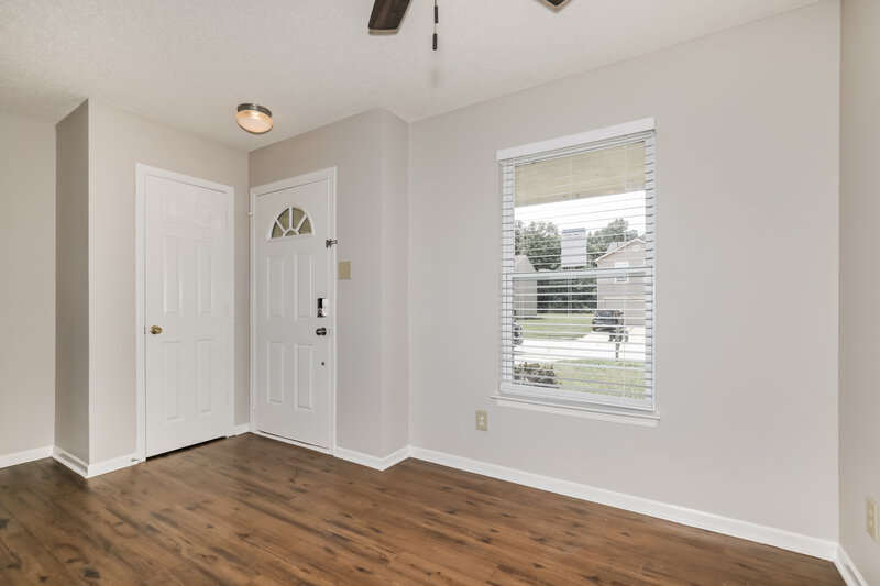 2,085/Mo, 11351 N Creekside Dr Monrovia, IN 46157 Living Room View