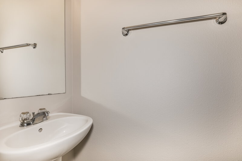 2,085/Mo, 11351 N Creekside Dr Monrovia, IN 46157 Bathroom View 2