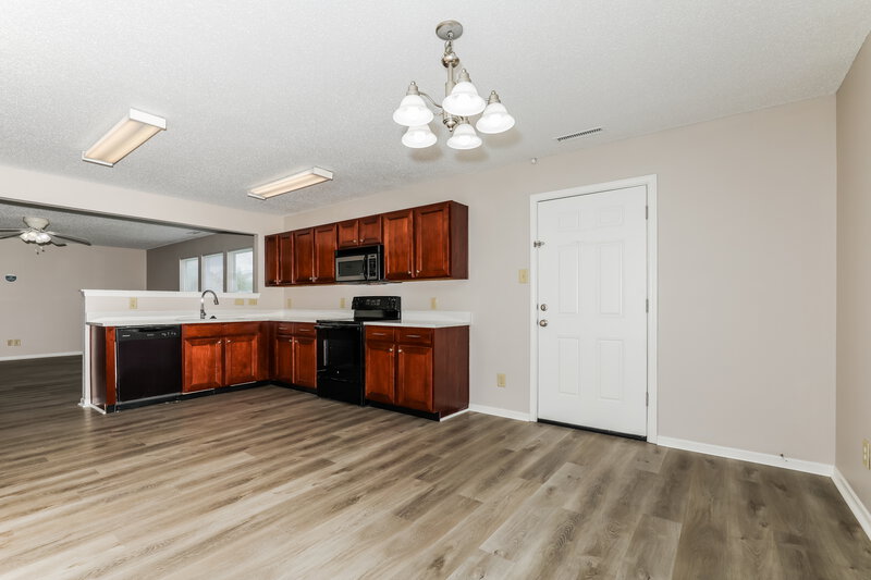 1,700/Mo, 2250 Cedarmill Dr Franklin, IN 46131 Dining Room View