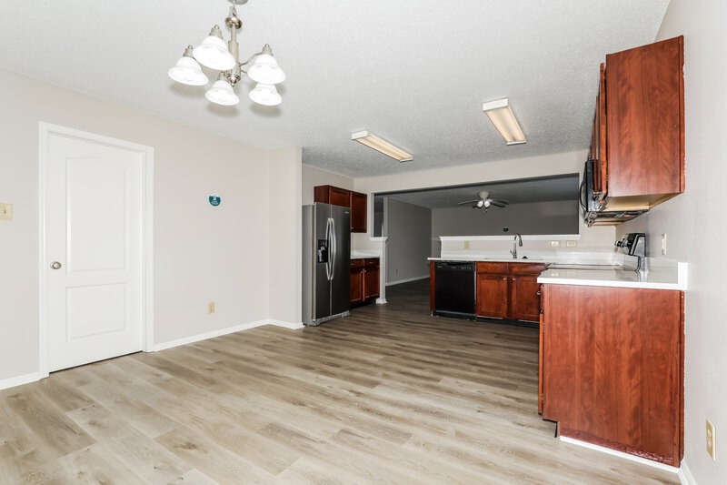 1,700/Mo, 2250 Cedarmill Dr Franklin, IN 46131 Dining Room View 2