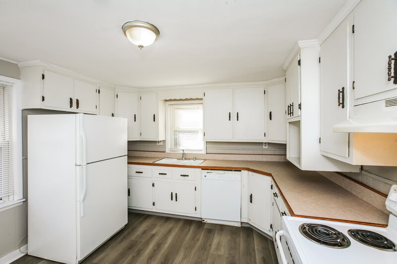 1,455/Mo, 903 Jackson St Lebanon, IN 46052 Kitchen View