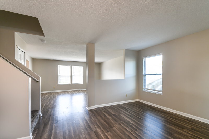 2,690/Mo, 958 Streamside Dr Greenfield, IN 46140 Living Room View