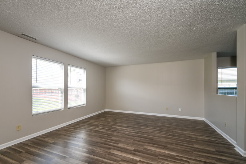 2,690/Mo, 958 Streamside Dr Greenfield, IN 46140 Dining Room View