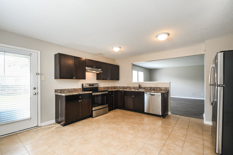 2,690/Mo, 958 Streamside Dr Greenfield, IN 46140 Kitchen View