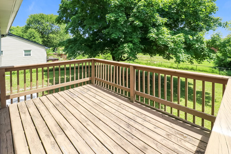 0/Mo, 3417 SUMMERFIELD DR INDIANAPOLIS, IN 46214 Deck View
