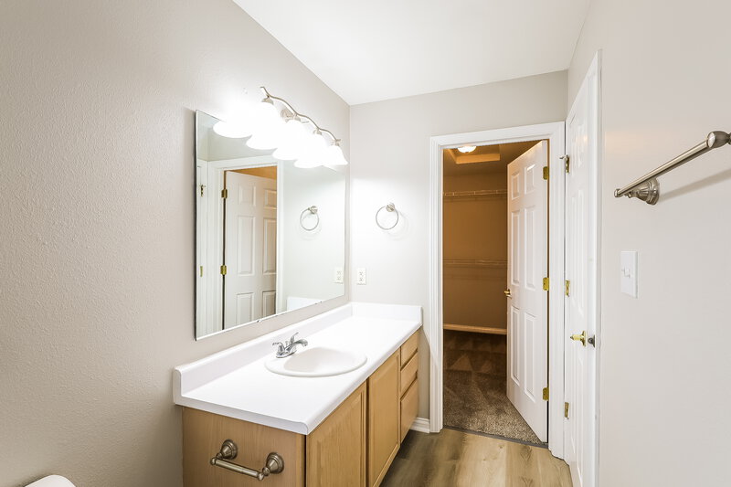 1,765/Mo, 211 Allen Ln New Whiteland, IN 46184 Main Bathroom View 2