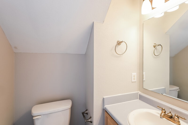 1,765/Mo, 211 Allen Ln New Whiteland, IN 46184 Bathroom View