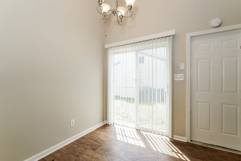 2,460/Mo, 11045 Amburg CT INDIANAPOLIS, IN 46235 Dining Room View