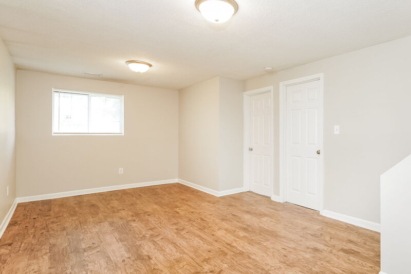 2,460/Mo, 11045 Amburg CT INDIANAPOLIS, IN 46235 Family Room View
