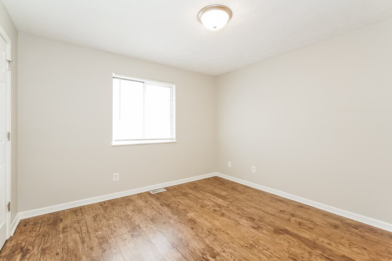 2,460/Mo, 11045 Amburg CT INDIANAPOLIS, IN 46235 Main Bedroom View